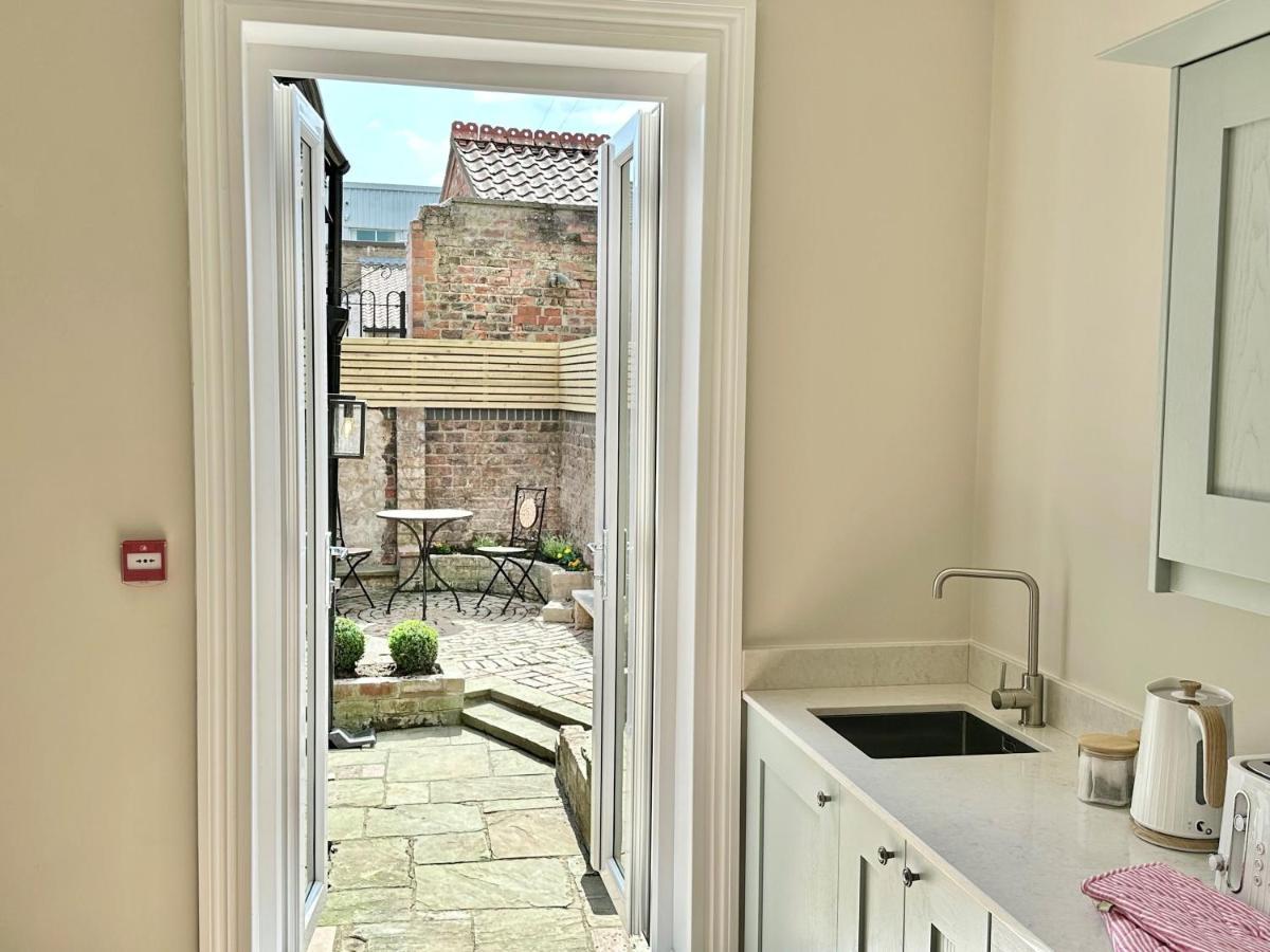 Guildhall Garden York Exterior foto