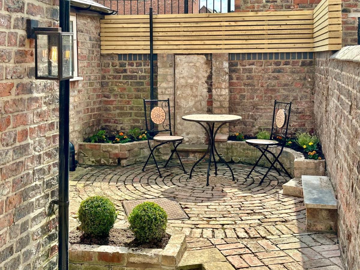 Guildhall Garden York Exterior foto
