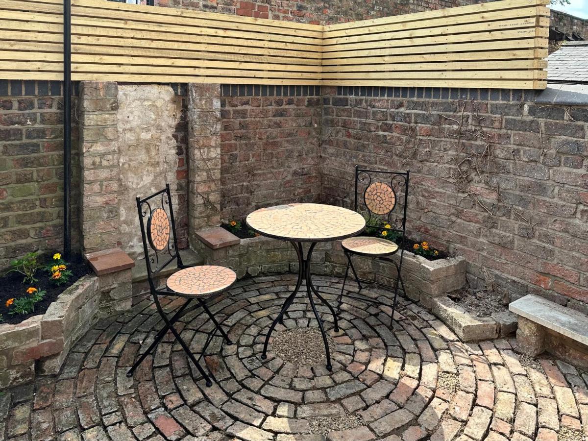 Guildhall Garden York Exterior foto